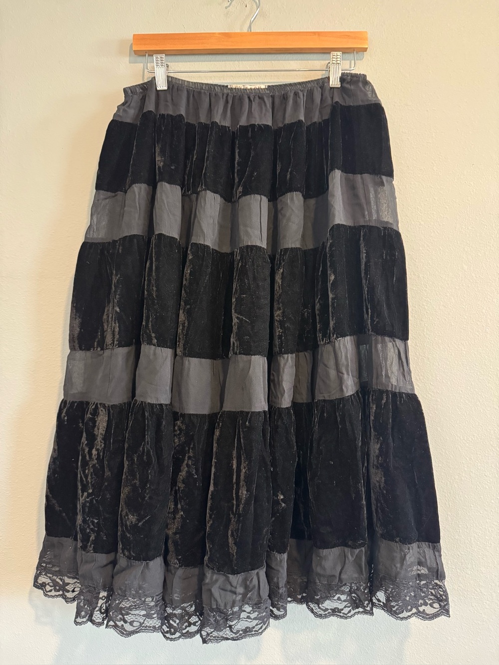 JohnPaulRichard Tiered Velvet Lace-Maxi Skirt Whimsigoth Fairy Grunge Large